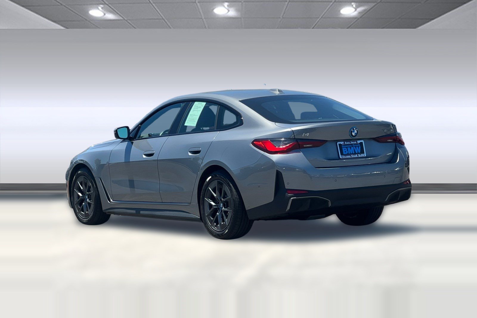 Used 2023 BMW i4 eDrive35 RWD image 3