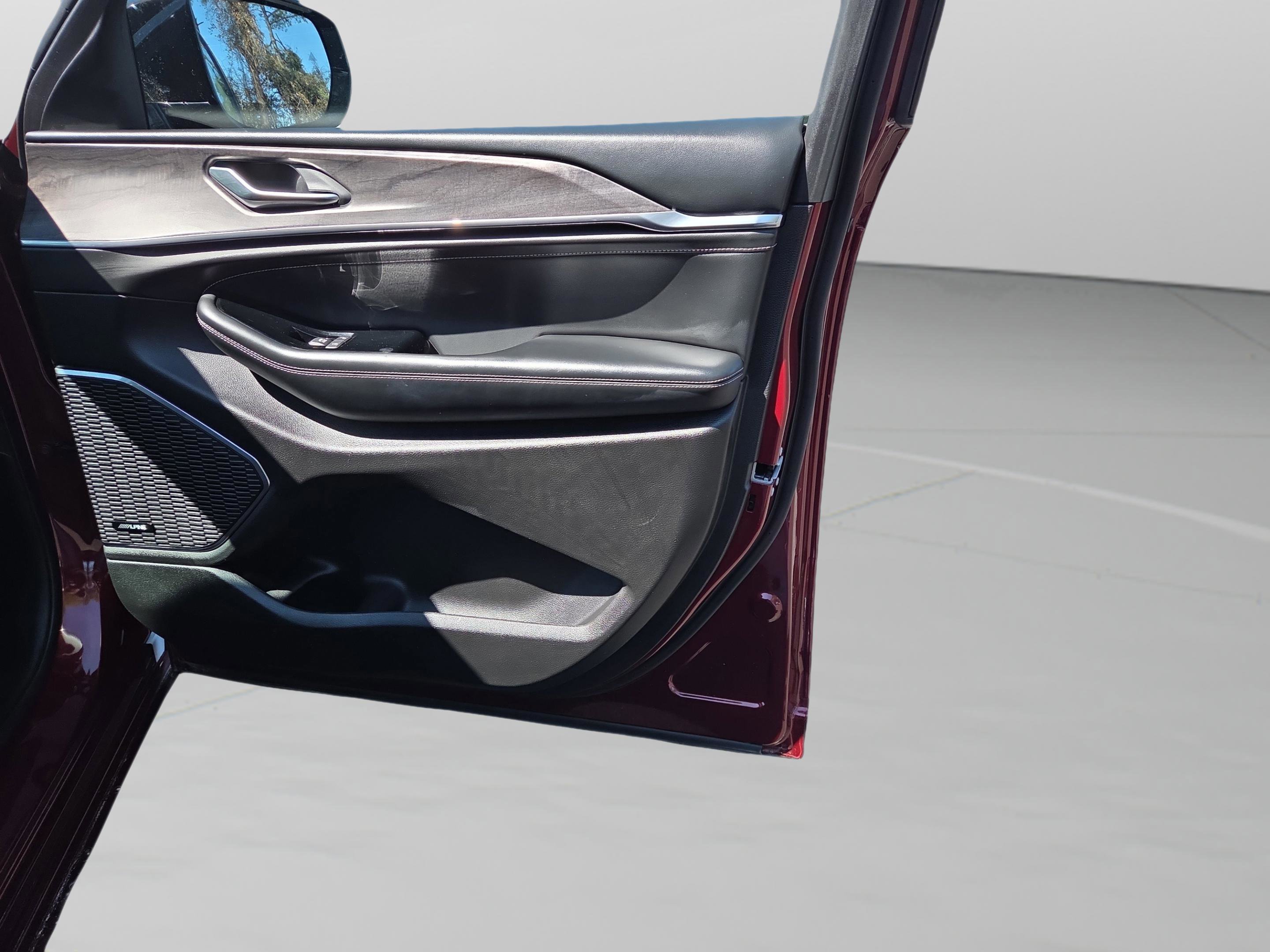 Used 2023 Jeep Grand Cherokee Overland image 42