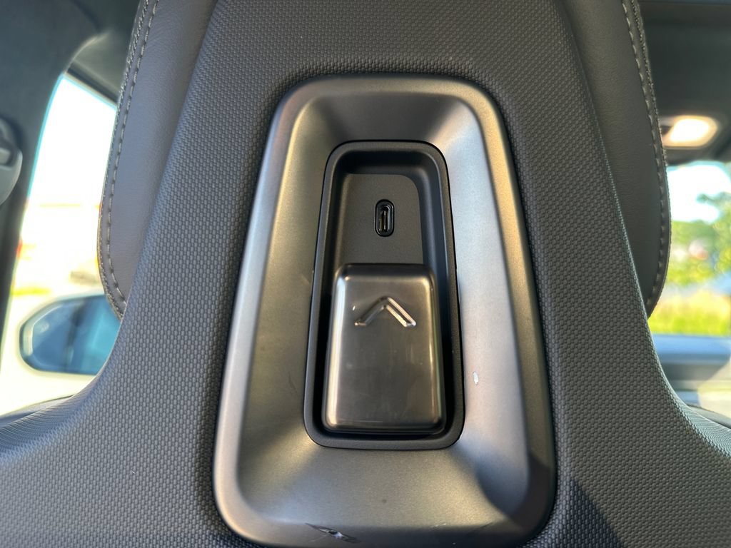 Used 2023 Rivian R1S Adventure AWD/4WD image 19