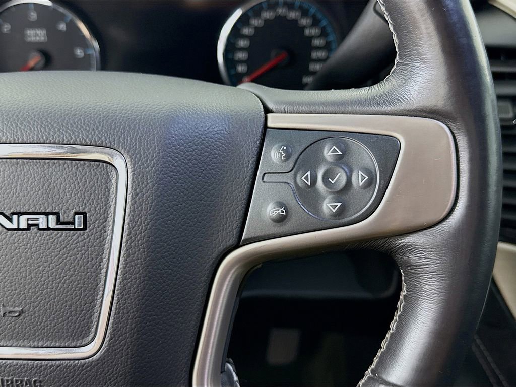 Used 2018 GMC Yukon Denali image 12