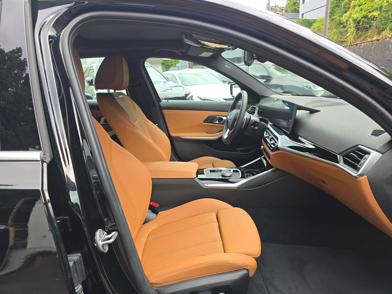 Used 2024 BMW 330i xDrive Sedan w/ Convenience Package AWD/4WD image 10