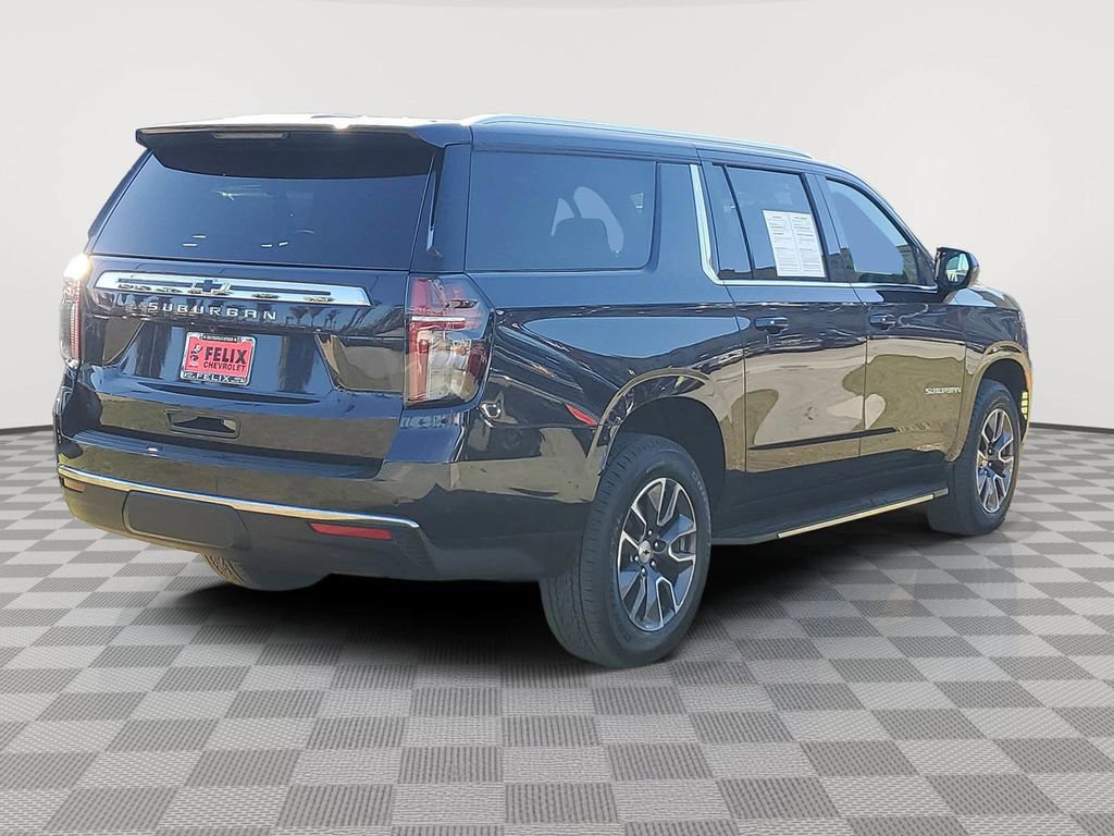 Used 2023 Chevrolet Suburban LS image 3