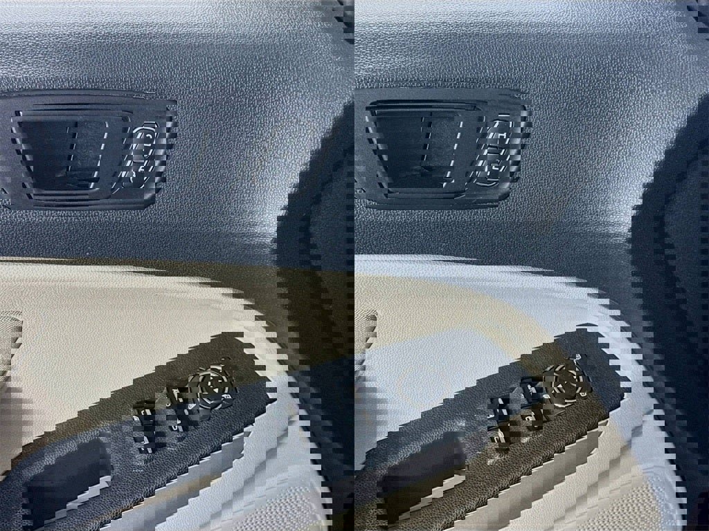 Used 2021 Ford EcoSport S image 11