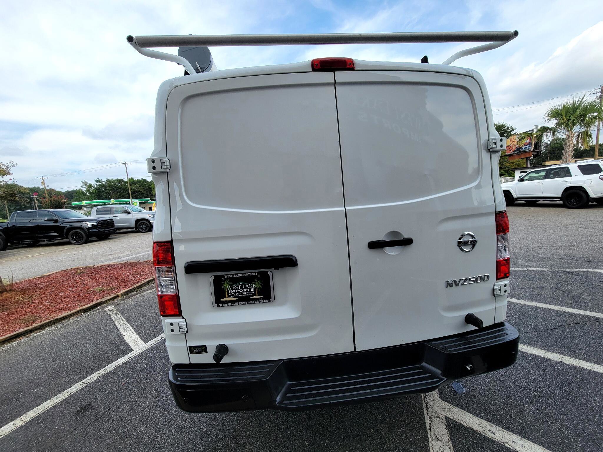 Used 2020 Nissan NV 2500 SV image 11