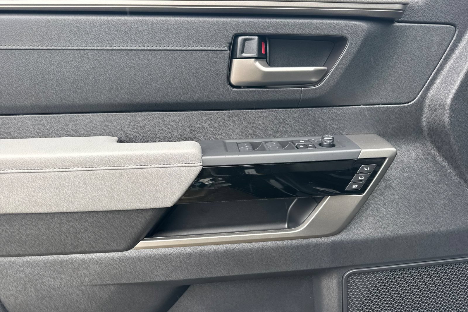 New 2026 Toyota Tundra Limited AWD/4WD image 11