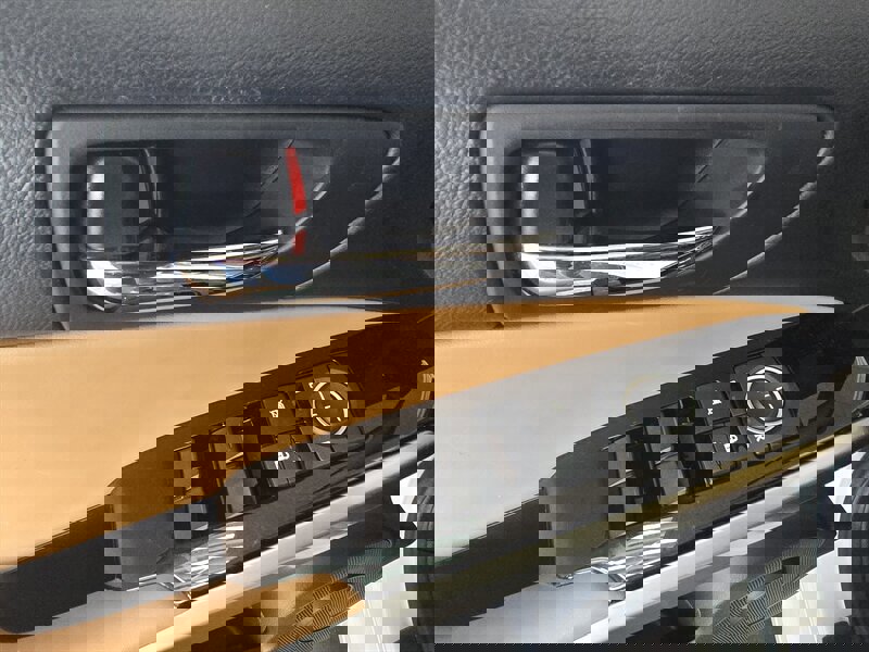 Used 2016 Lexus IS 200t image 17