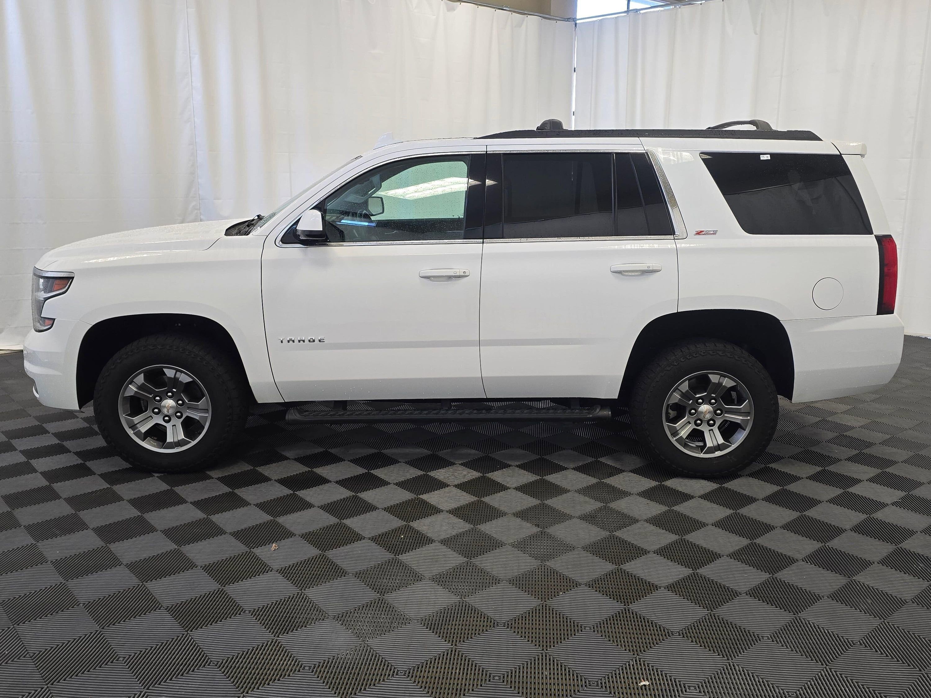 Used 2019 Chevrolet Tahoe LT image 3