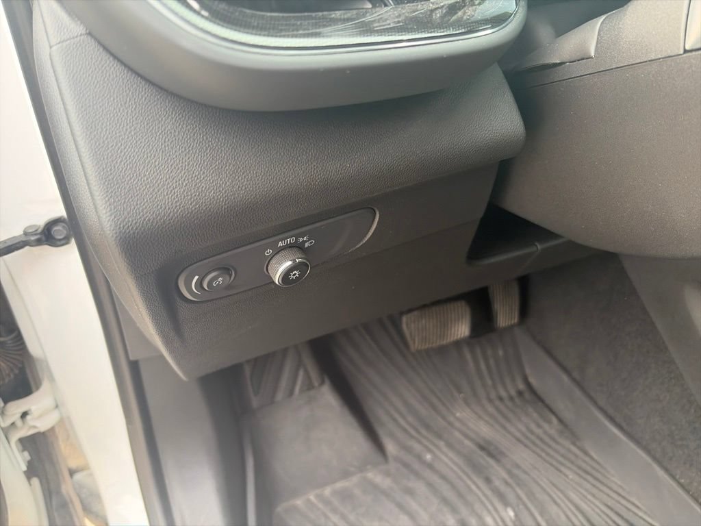 Used 2021 Buick Envision Essence AWD/4WD image 20