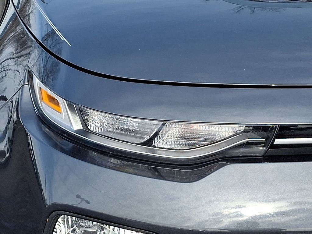 Used 2022 Kia Soul LX w/ Technology Package image 16