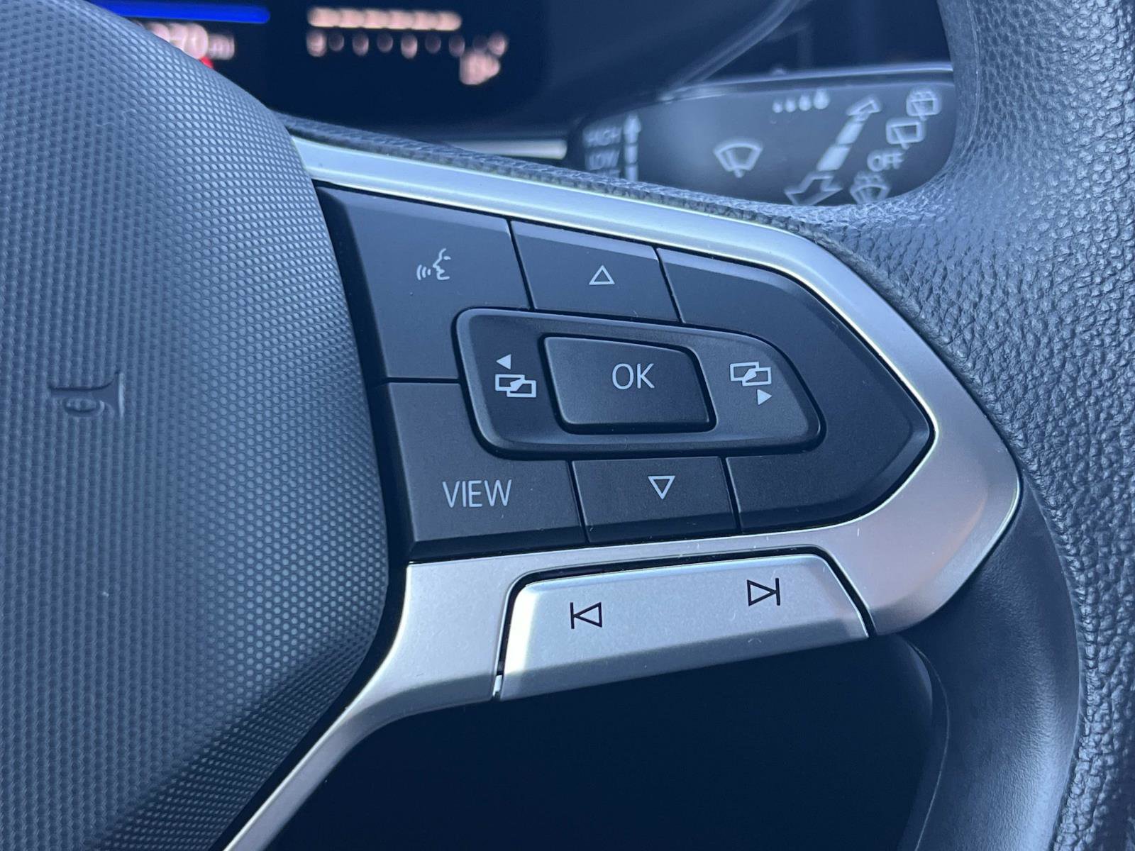 Certified 2022 Volkswagen Taos S image 10