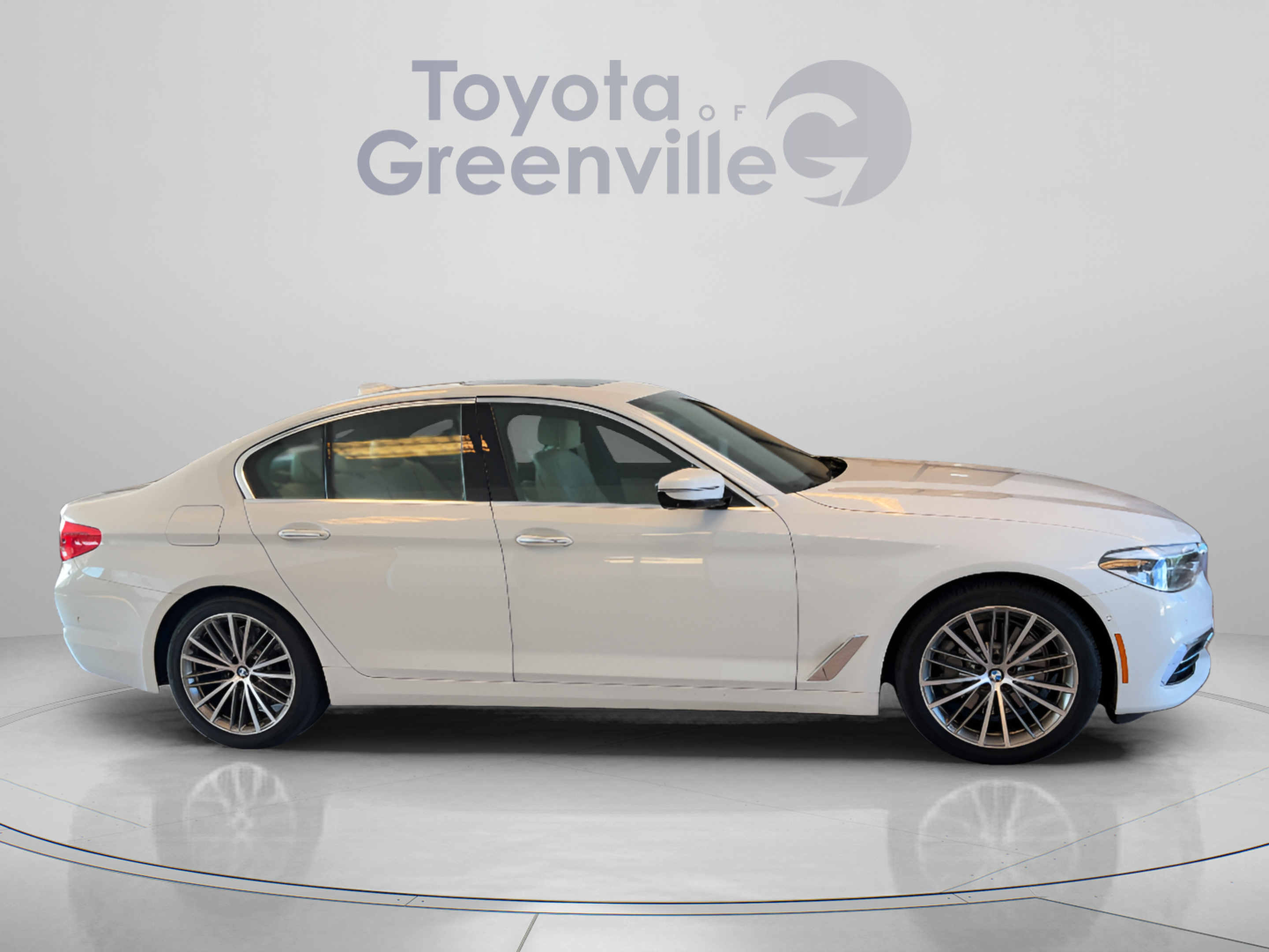 Used 2017 BMW 540i RWD image 7