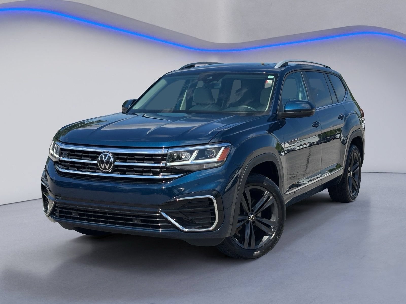 Used 2022 Volkswagen Atlas SEL R-Line AWD/4WD image 2