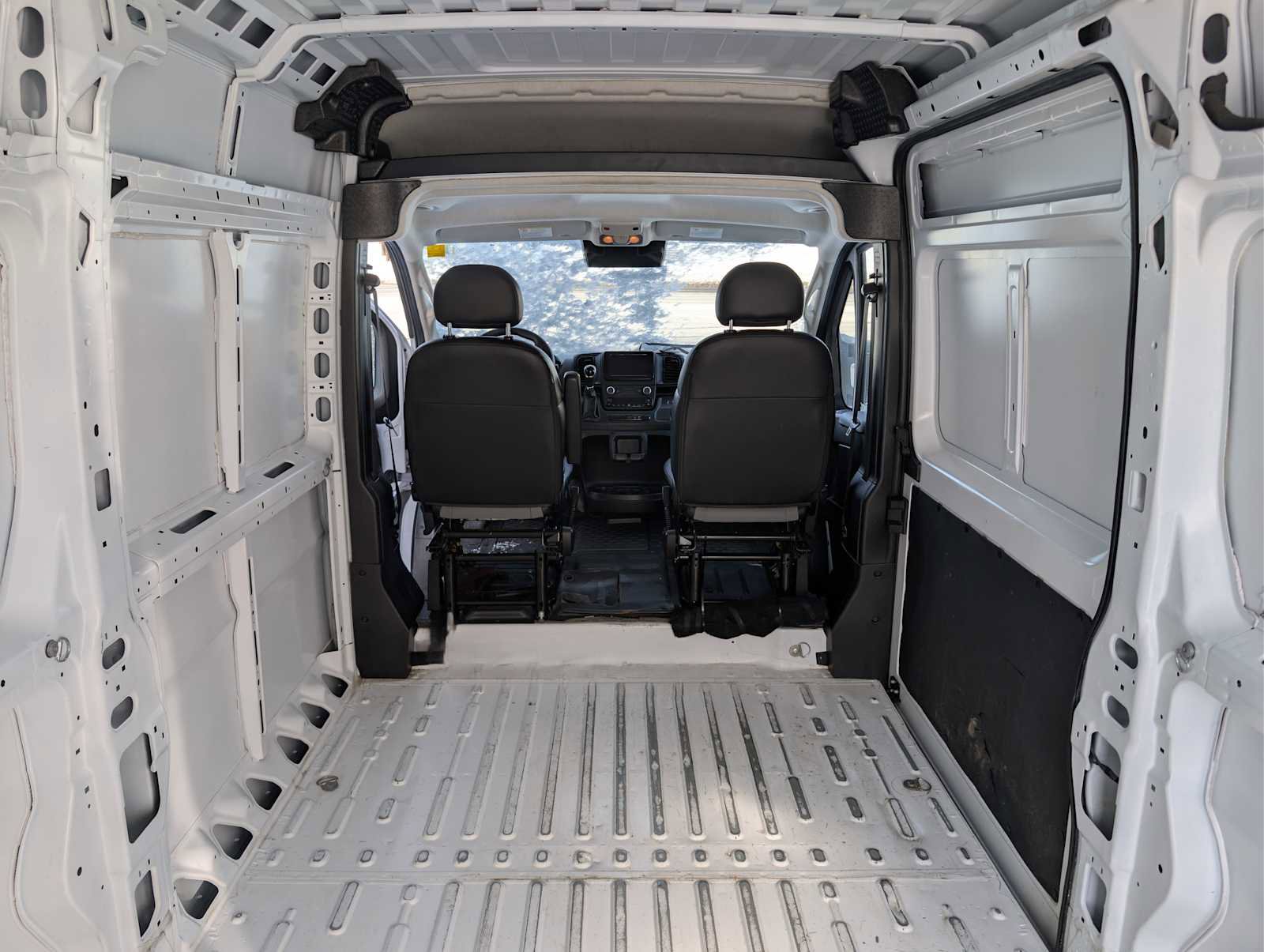 Used 2023 RAM ProMaster 2500 image 22
