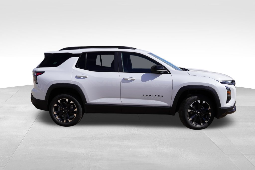New 2027 Chevrolet Equinox RS w/ Safety and Technology Package AWD/4WD image 2