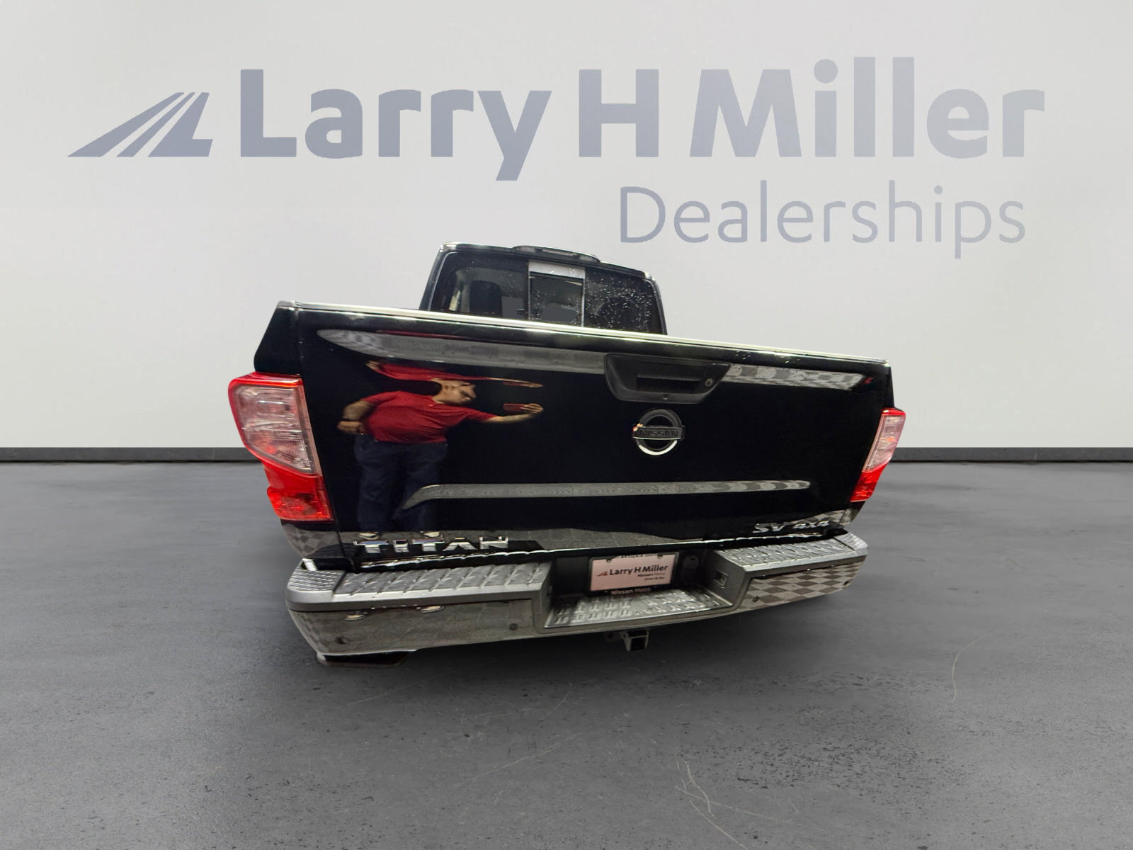 Used 2021 Nissan Titan SV w/ SV Convenience Package AWD/4WD image 4