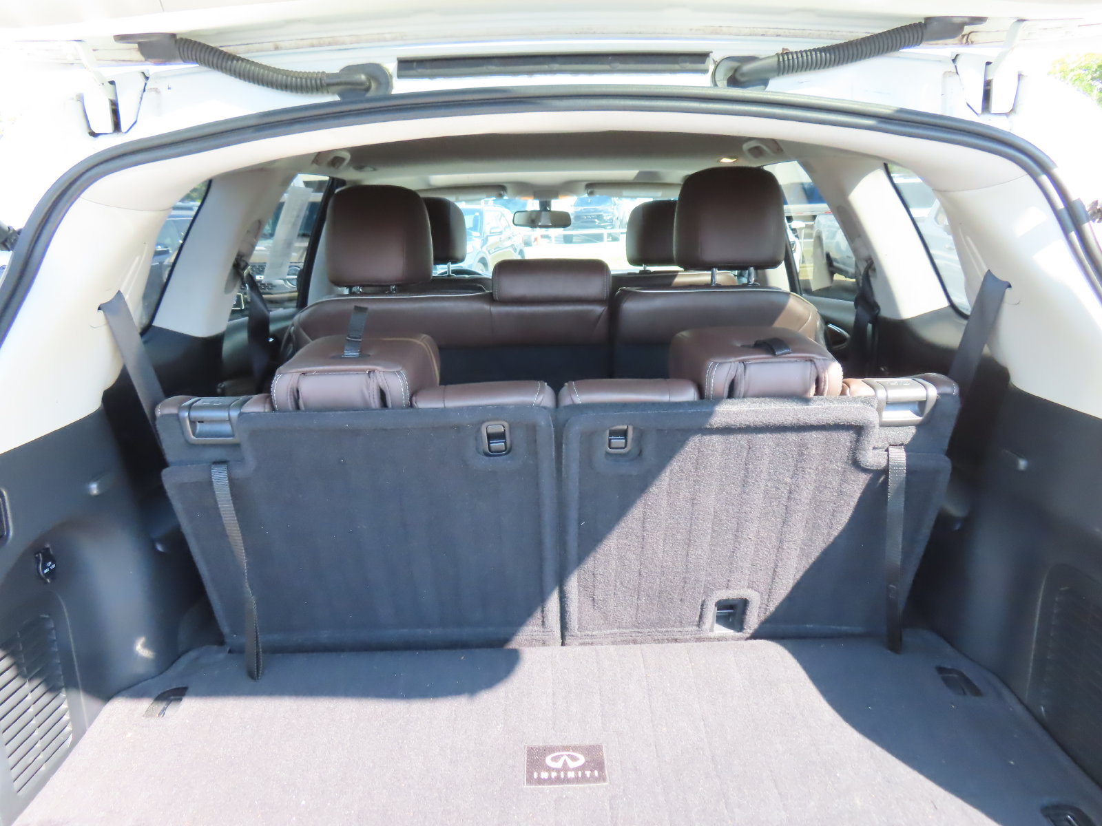 Used 2016 INFINITI QX60 Luxe w/ Premium Package AWD/4WD image 41
