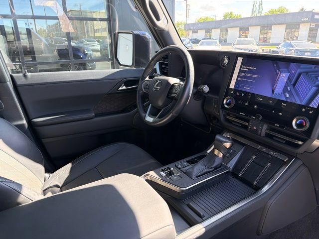 Used 2024 Lexus GX 550 w/ Accessory Package (2T) AWD/4WD image 13