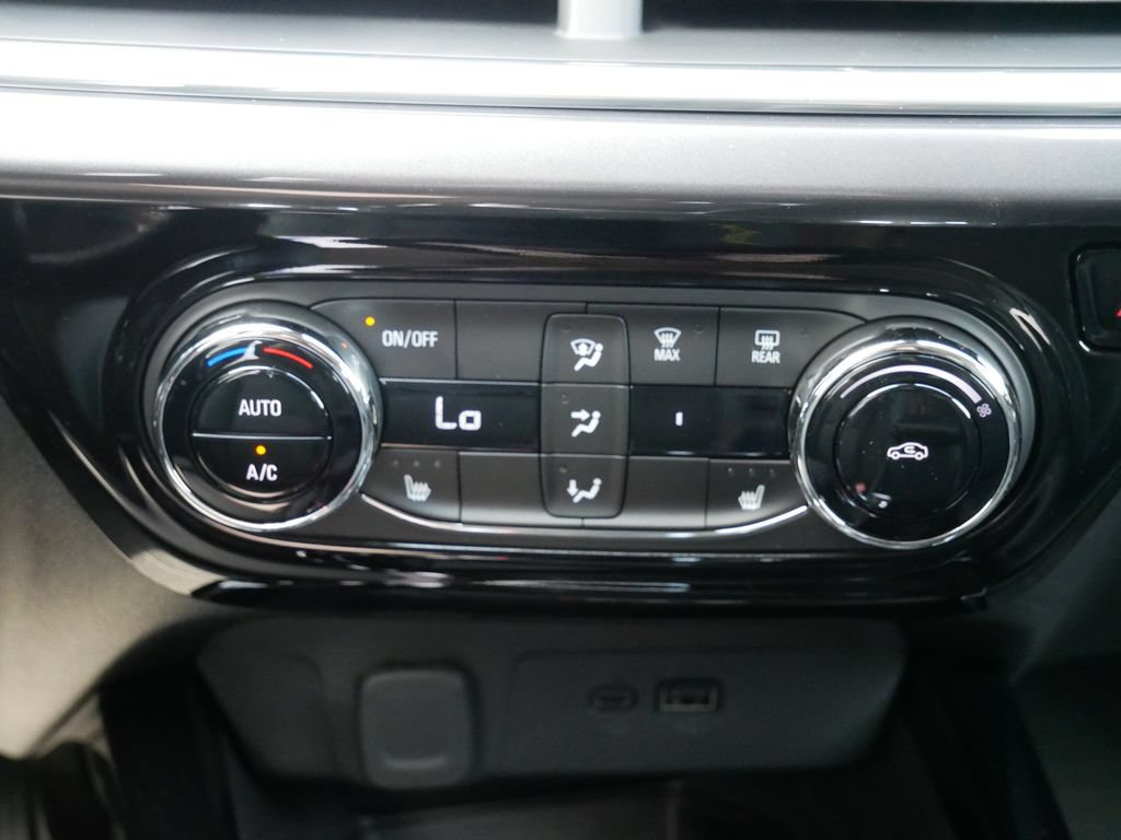 New 2026 Chevrolet Trax ACTIV w/ Sunroof Package FWD image 23