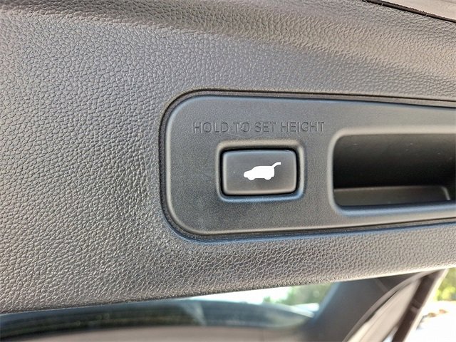 Used 2023 Acura MDX SH-AWD w/ Technology Package image 32