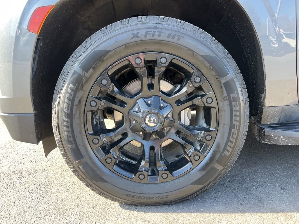 Used 2021 Chevrolet Tahoe Premier w/ Premium Package image 32