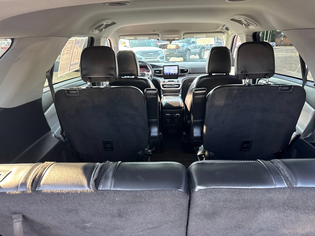 Used 2023 Ford Explorer XLT w/ Equipment Group 202A AWD/4WD image 15