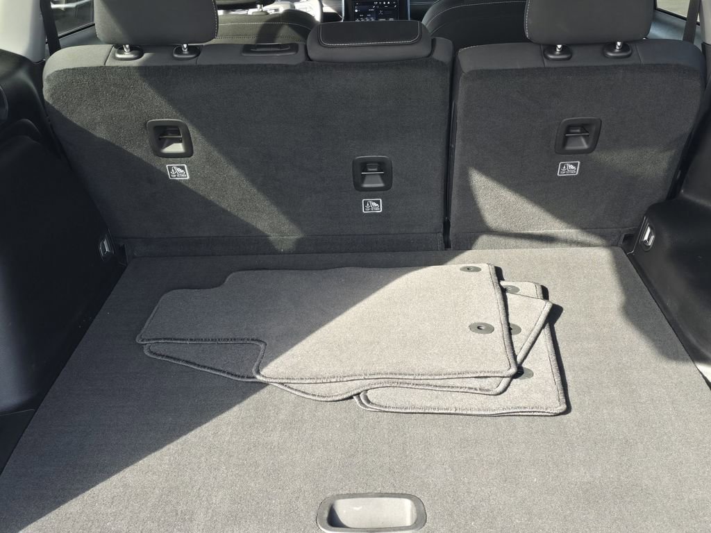 Used 2023 Jeep Grand Cherokee Laredo X image 9