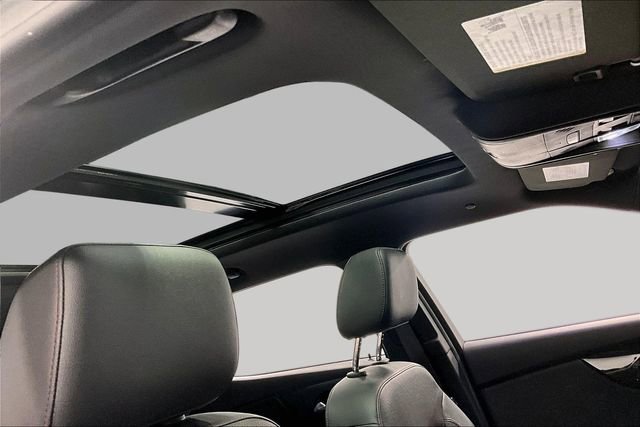 Used 2019 Chevrolet Blazer RS w/ Sun and Wheels Package image 4