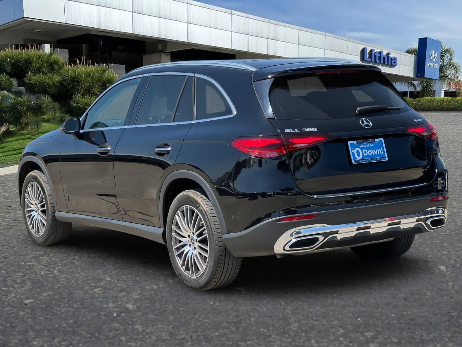 Used 2023 Mercedes-Benz GLC 300 4MATIC w/ Exclusive Trim Package image 7