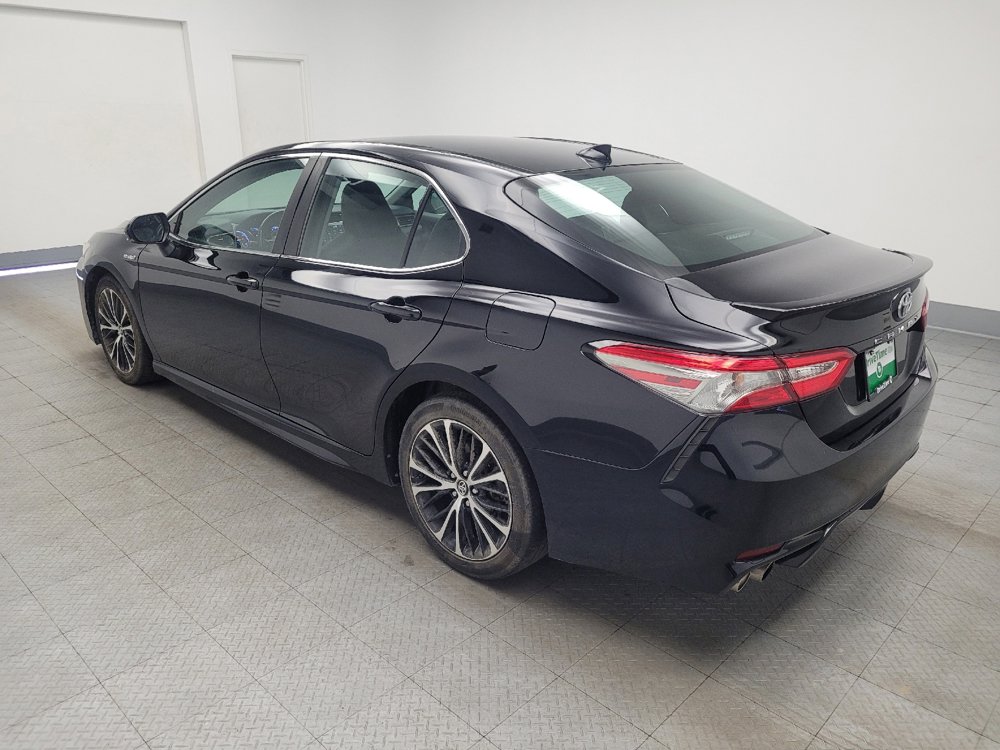 Used 2019 Toyota Camry SE w/ Sunroof Package FWD image 5