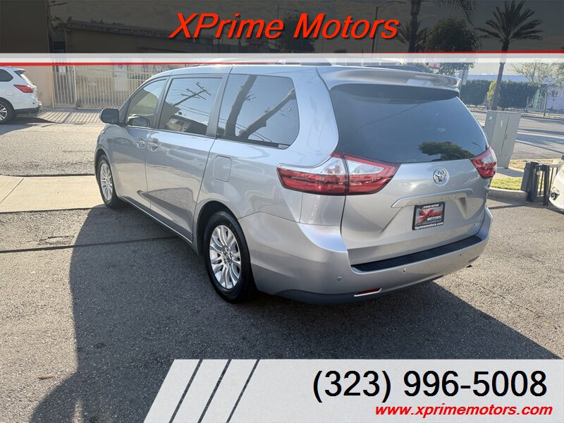 Used 2015 Toyota Sienna XLE w/ XLE Navigation Package FWD image 5