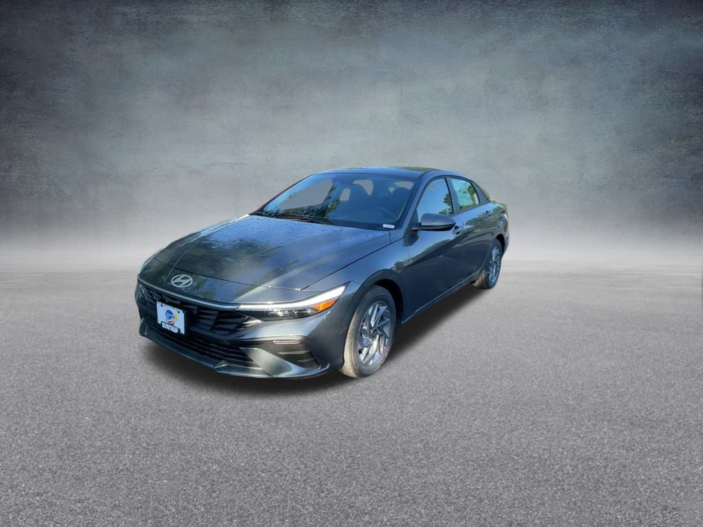 Used 2025 Hyundai Elantra Blue image 8