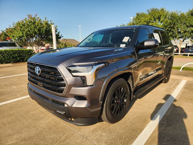 Used 2023 Toyota Sequoia SR5 w/ SR5 Premium Package AWD/4WD image 3