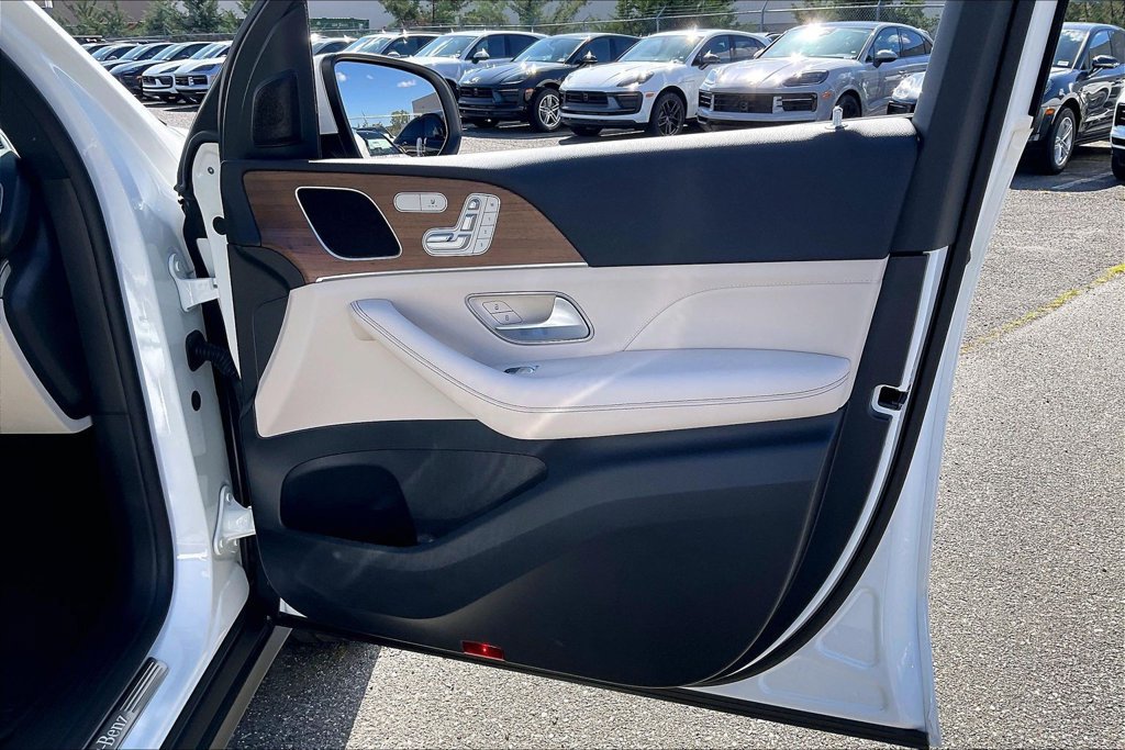 Certified 2025 Mercedes-Benz GLE 450 4MATIC image 16