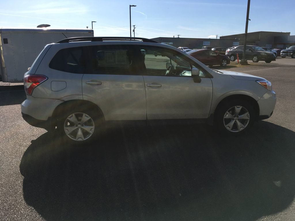 Used 2015 Subaru Forester 2.5i Premium w/ All-Weather Package AWD/4WD image 7