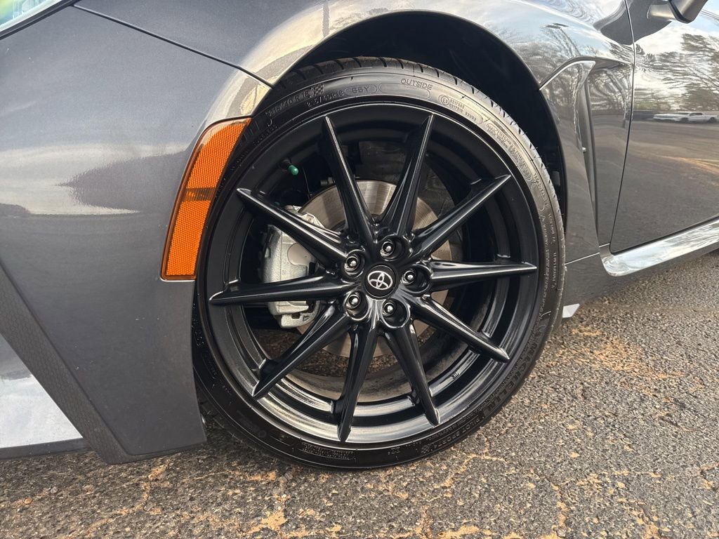 Used 2025 Toyota GR86 Premium image 2