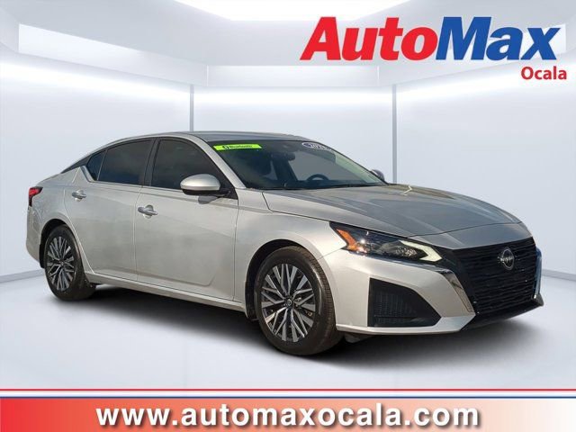 Used 2023 Nissan Altima 2.5 SV