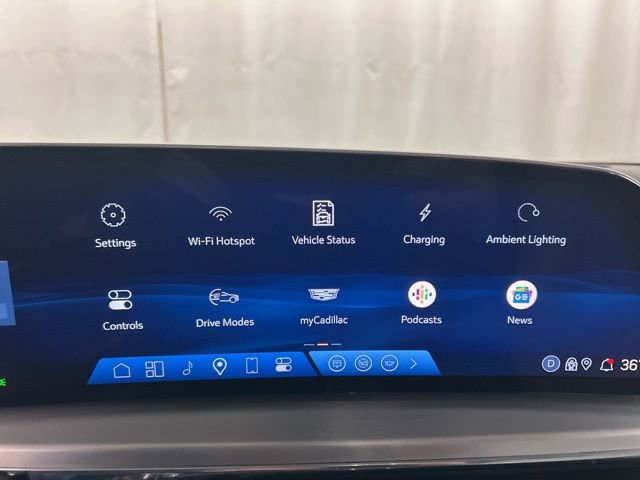 Used 2024 Cadillac Lyriq Luxury image 15