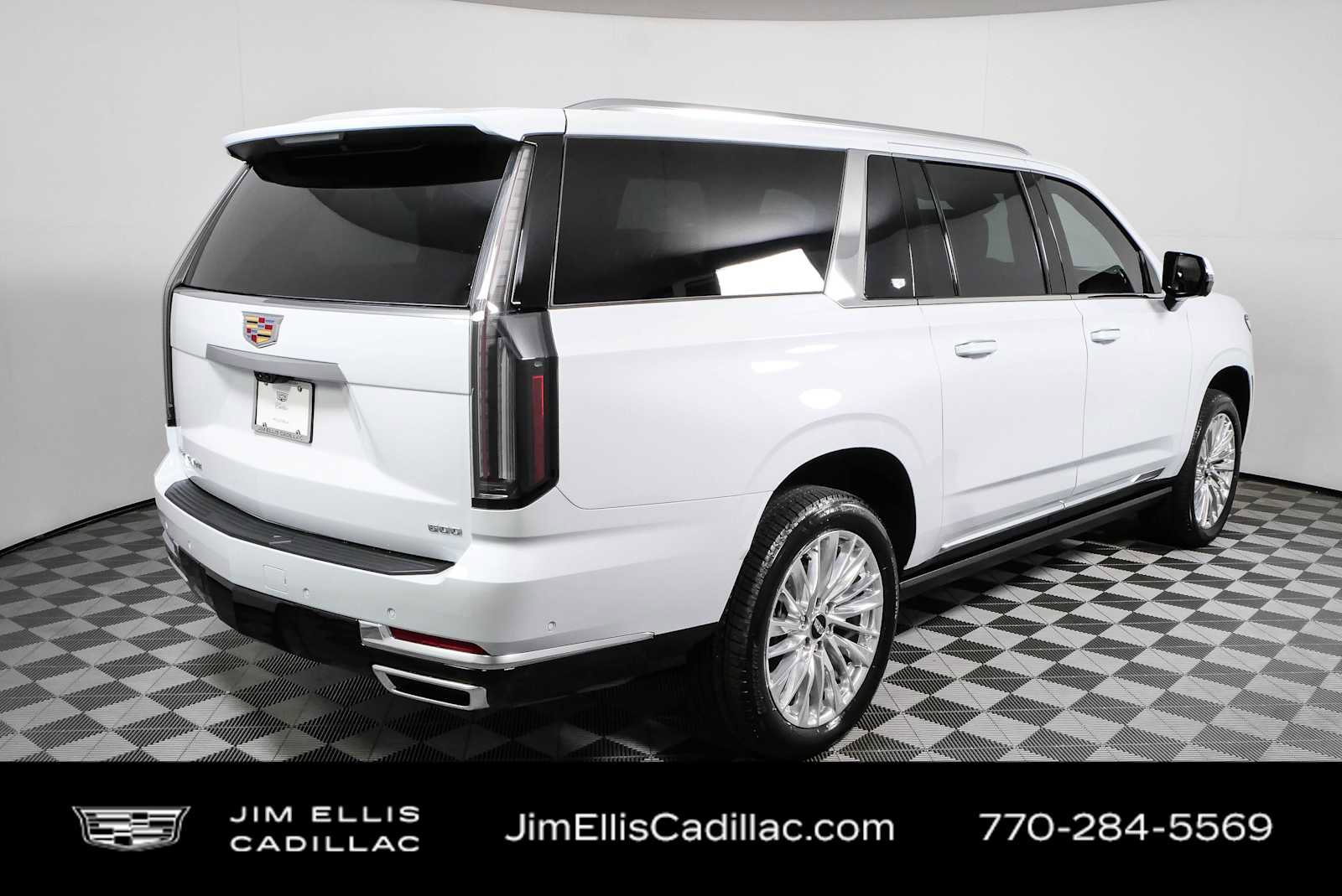 New 2026 Cadillac Escalade ESV Luxury w/ Touring Package AWD/4WD image 3