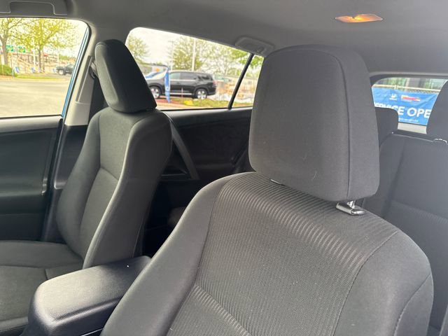 Used 2018 Toyota RAV4 LE w/ All Weather Liner Package AWD/4WD image 9