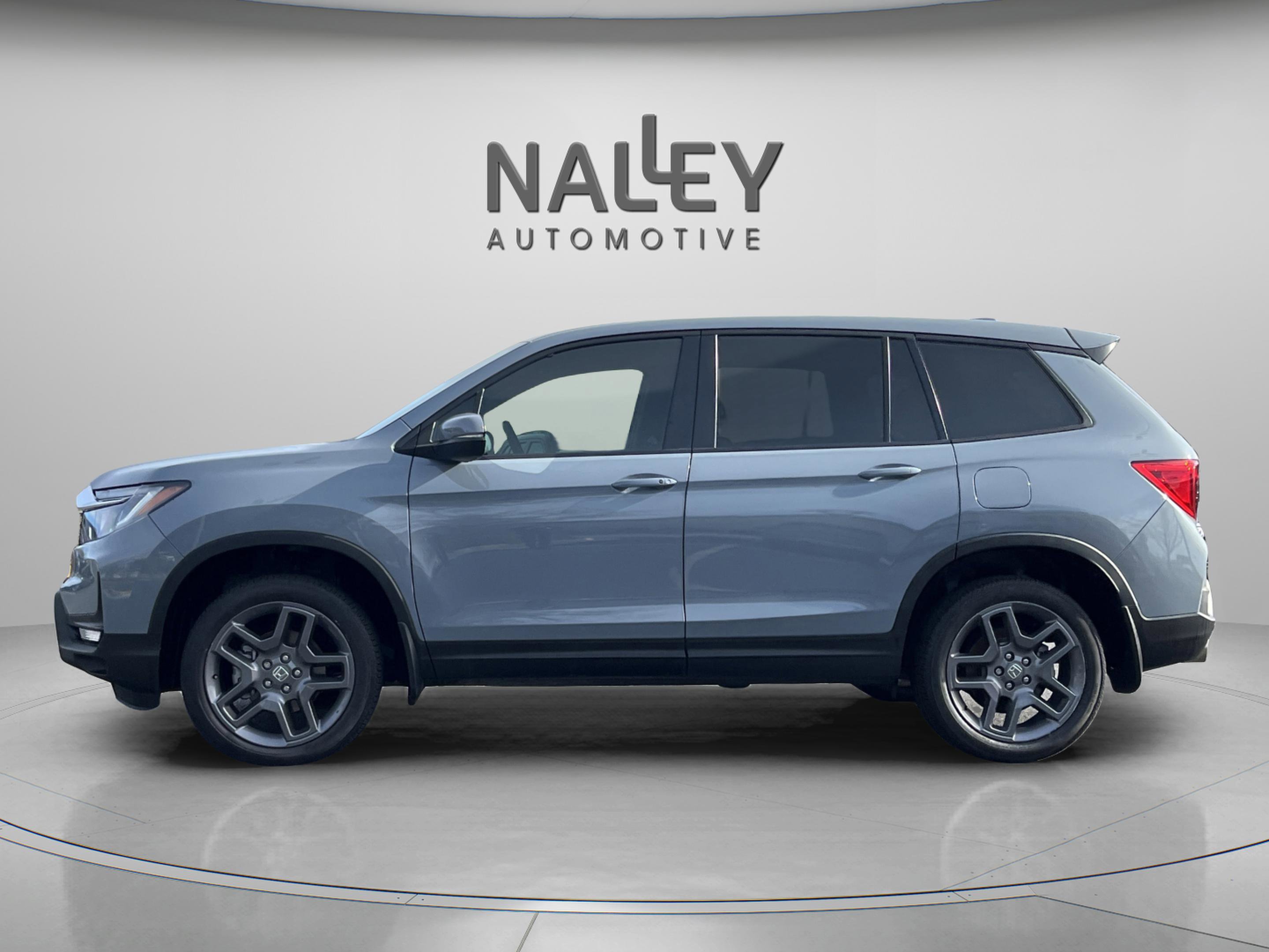 Used 2023 Honda Passport EX-L image 3