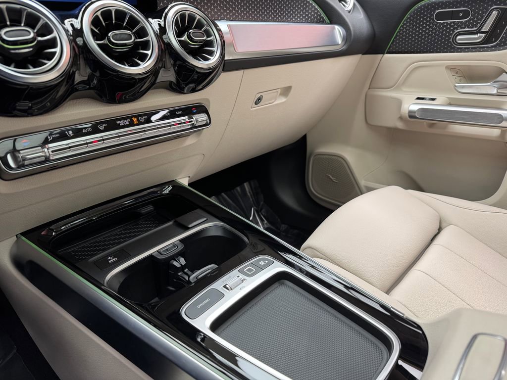 Used 2026 Mercedes-Benz GLB 250 4MATIC image 17