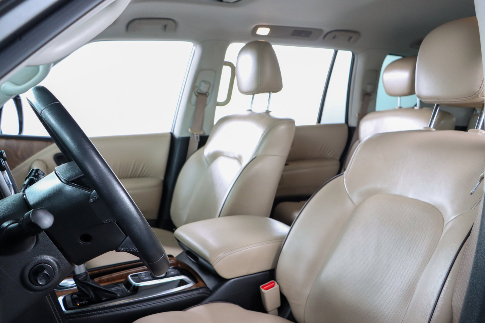 Used 2022 Nissan Armada SL w/ Captain's Chairs Package image 25