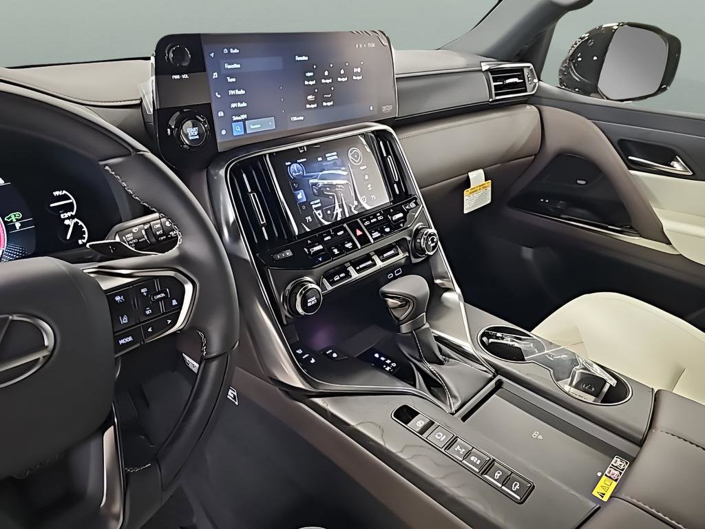 New 2024 Lexus LX 600 4WD w/ Luxury Package image 10