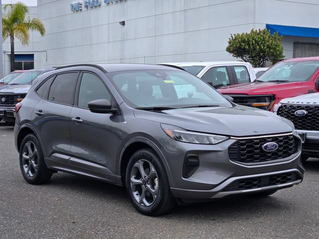 Certified 2024 Ford Escape ST-Line FWD image 3