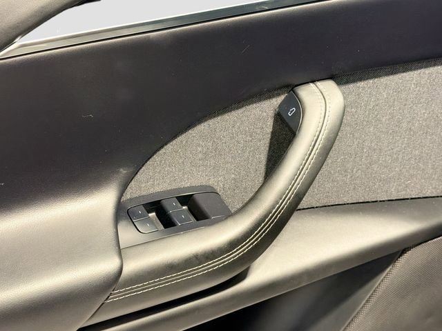 Used 2022 Tesla Model X Plaid image 14