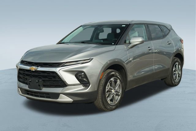 Used 2023 Chevrolet Blazer LT image 3