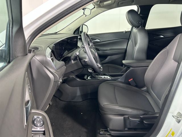 Used 2024 Buick Encore GX Preferred AWD/4WD image 12