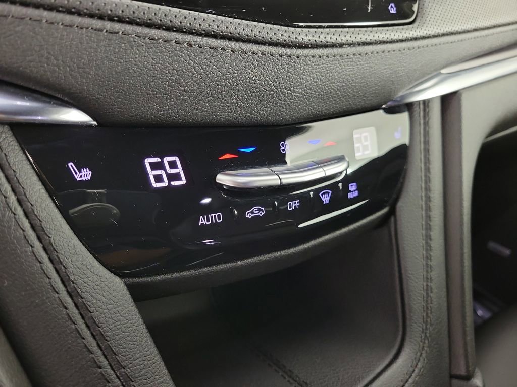 Certified 2023 Cadillac XT5 Luxury image 27