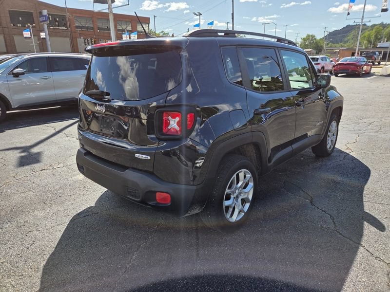 Used 2017 Jeep Renegade Latitude AWD/4WD image 7