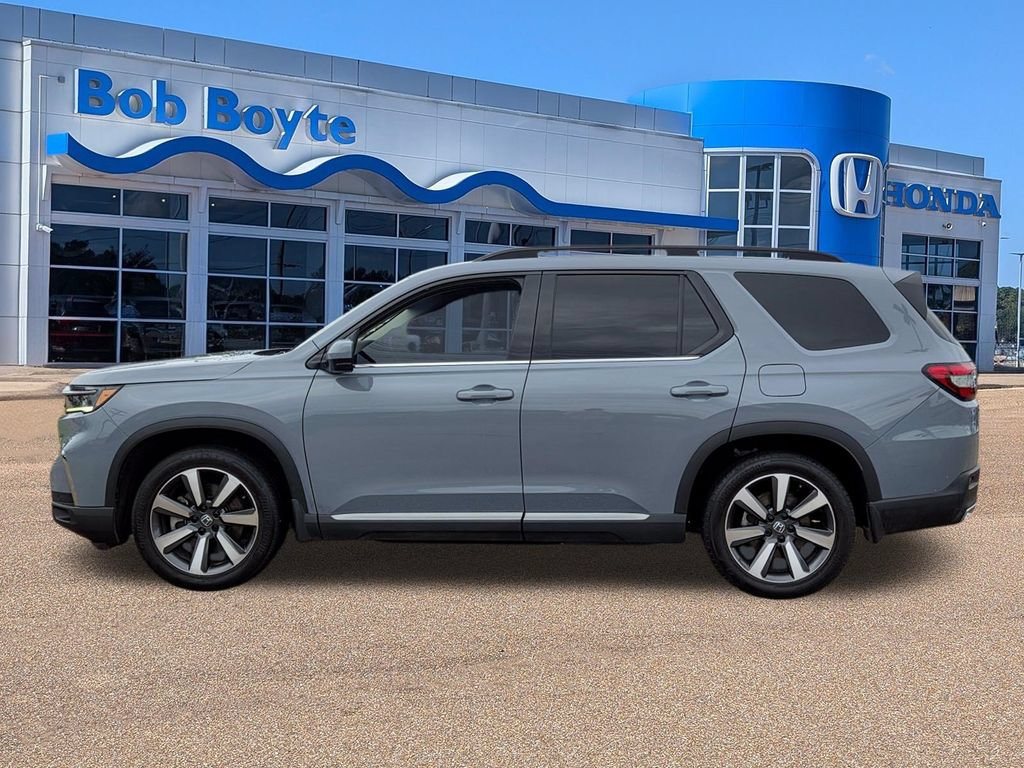 Certified 2025 Honda Pilot Touring image 8